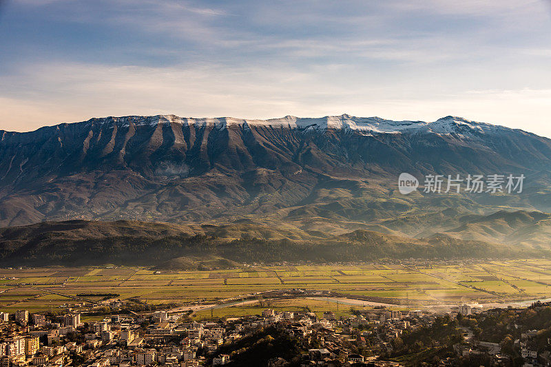 吉洛卡斯特的Maja Lalucit山峰